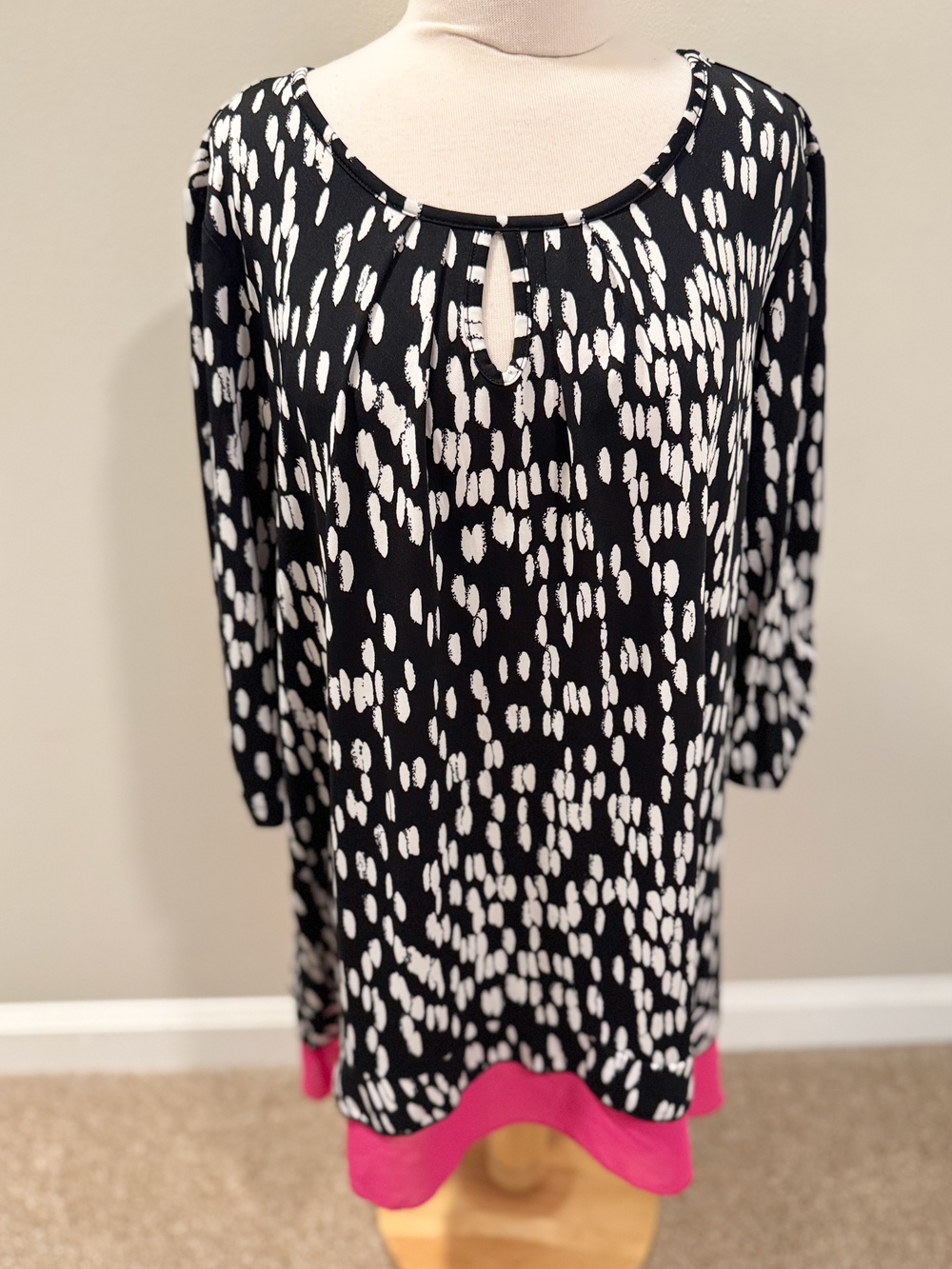 New Directions XL Blouse Black White Dot Hot Pink Keyhole 3/4 Sleeve Tunic Top